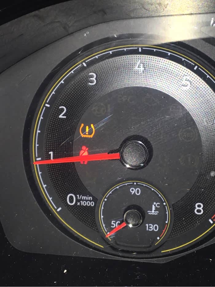 朗逸p刚启动胎压报警提示