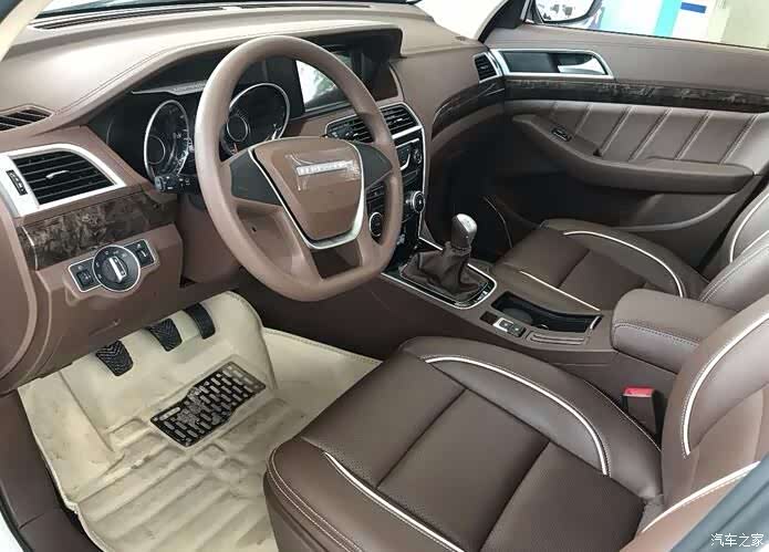 猎豹cs10有两种风格的内饰