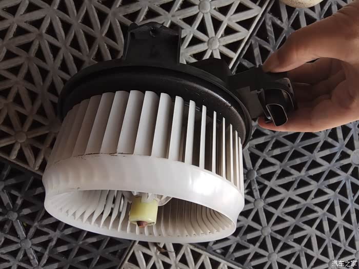 2014款卡罗拉1.6cvt四万公里保养作业