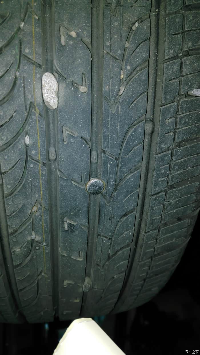 保养发现的钉子,后来去补了蘑菇钉,60元带动平衡