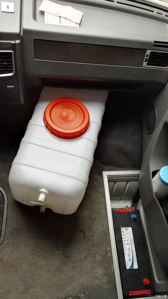 4前面的水箱,为了好用,只有难看点啦