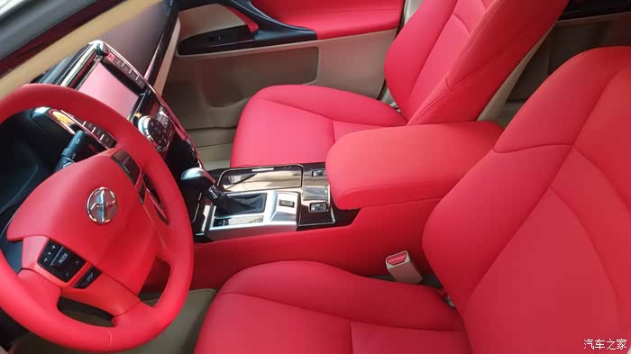 继续锐志改内饰全红