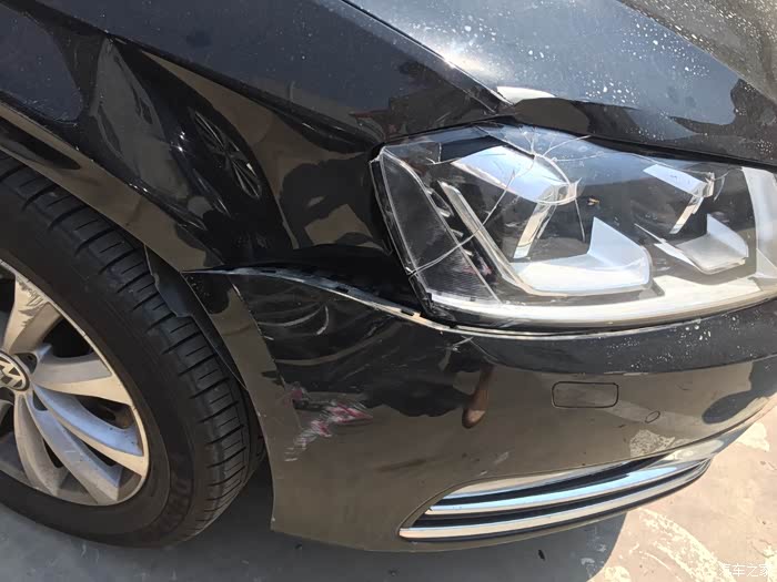 【图】新买半年的大迈迈被撞了,抓狂_迈腾论坛_汽车之家论坛