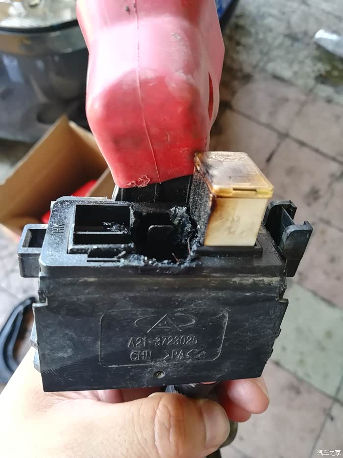 再次曲折修车,保险丝盒烧掉,差点造成自燃!