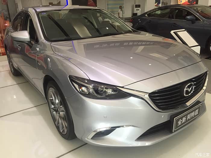 银色四儿子店实拍图,比蓝色时尚,不显旧,但是塑料感真的比较强.