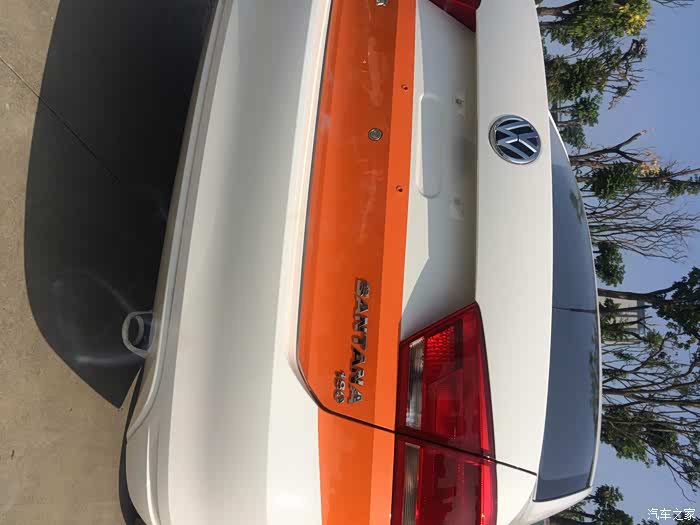 订车了尾部桑塔纳英文下面180什么意思