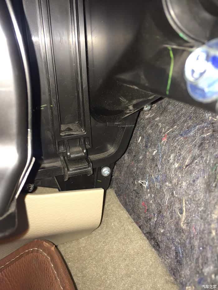 15款天籁更换空调滤芯