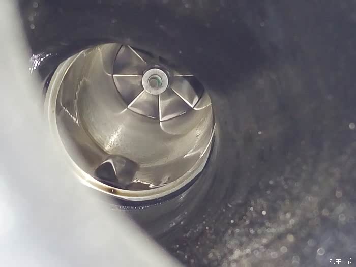 好久没发帖了,四万公里的涡轮照片,大家请看