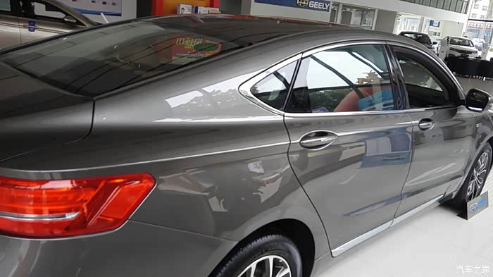 店里看到的灰色挺好看,可是我订的金色