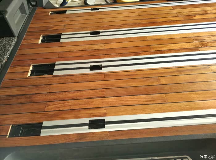 给大迈装了一次游艇木地板