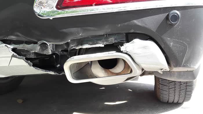 【图】排气筒周围塑料融化变形_哈弗h6论坛_汽车之家论坛