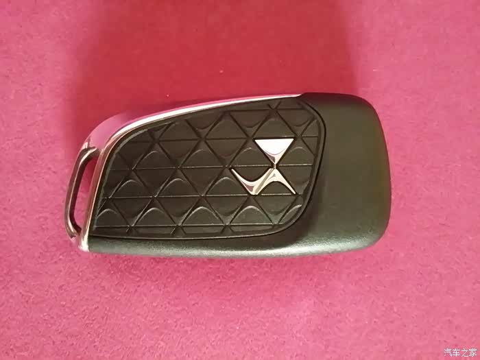 ds低配钥匙跟艾瑞泽5 的钥匙好像