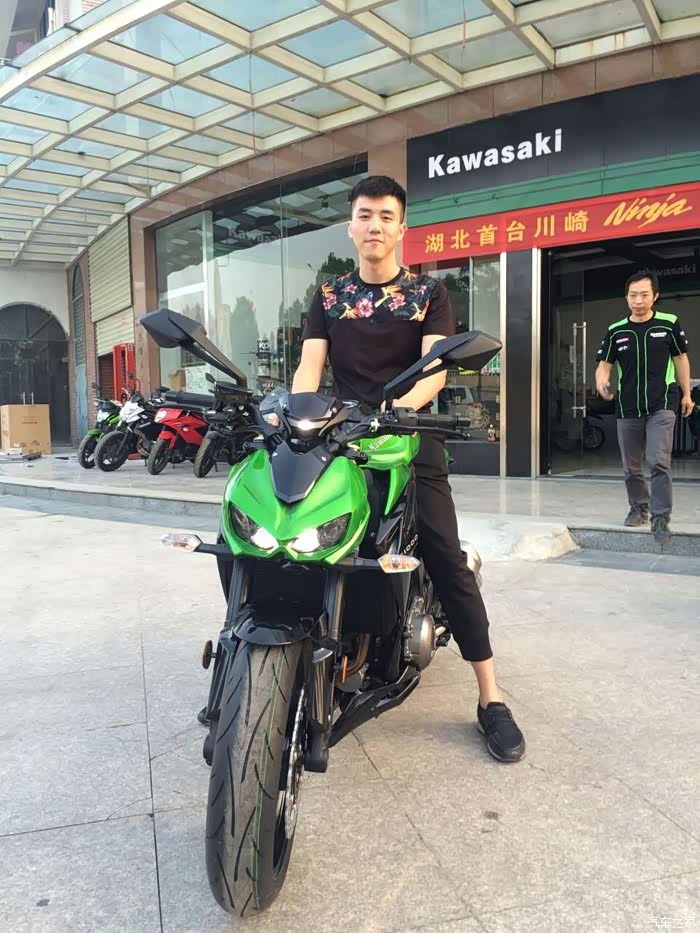 最年轻的川崎z1000车主提车