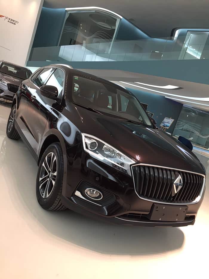 你们买的宝沃bx7哪个颜色啊?现在有点纠结