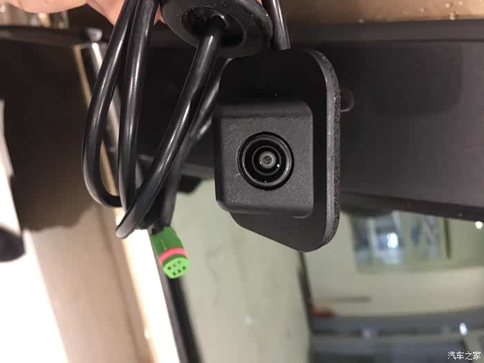 我的在4s店刷的,摄像头390,工时费390!