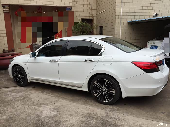 有谁的八代雅阁改装轮毂有改到23545r18的