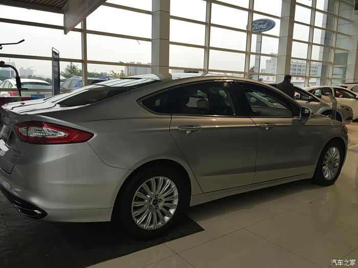 跪求银色蒙迪欧组图