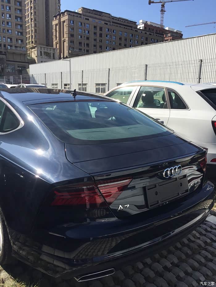 重庆奥迪a720四驱月光蓝提车作业