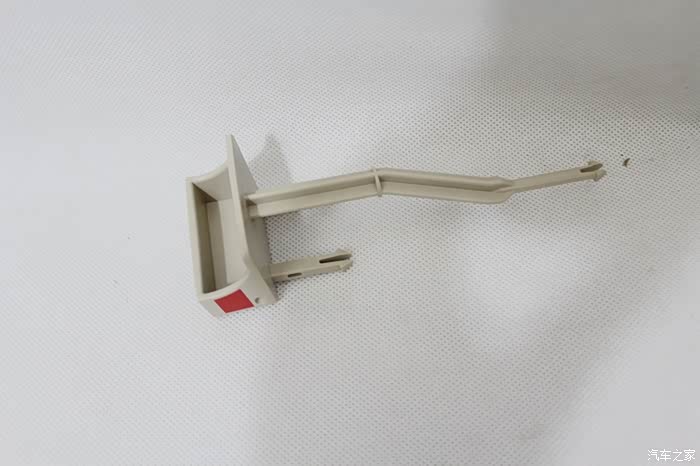 【图】POLO后排座椅放倒拉手坏了 怎么拆开啊