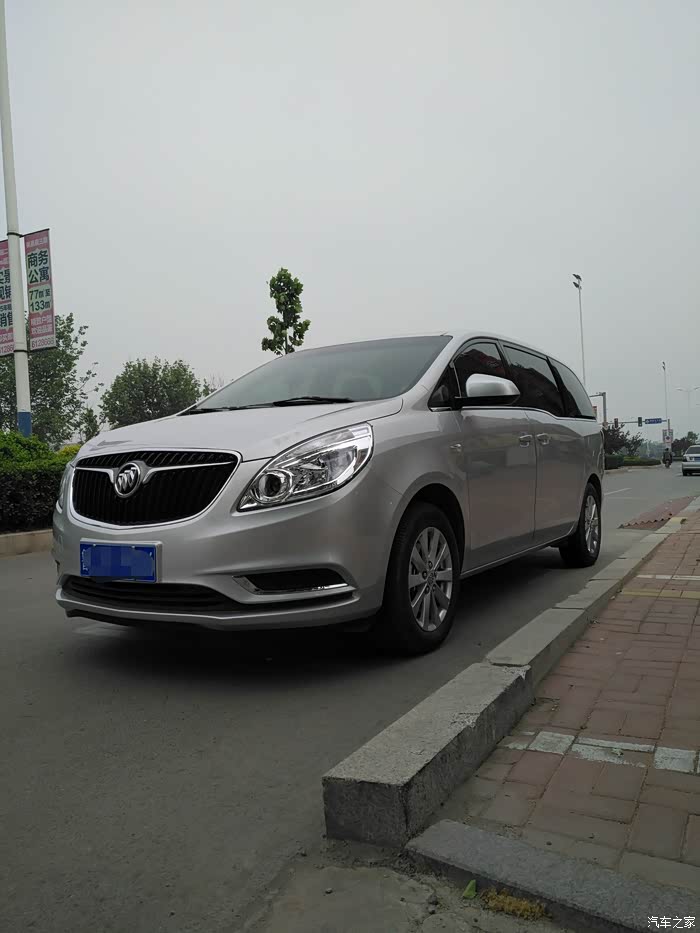还是纠结亮银色和风暴灰,感觉风暴灰车不多啊_别克gl8论坛_汽车之家