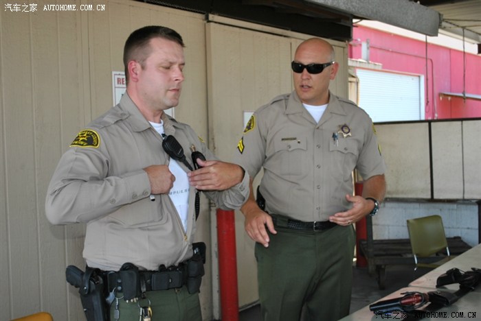 坦言在美国体验赫赫有名的美国洛杉矶警察组图