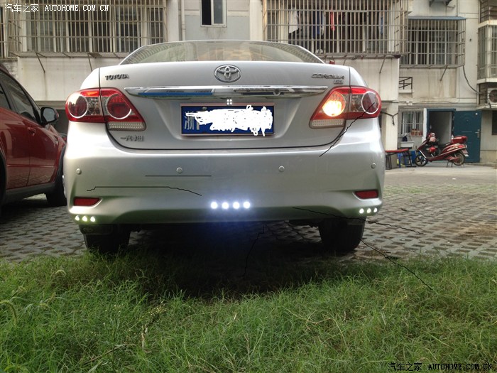 倒车灯的设计理念,为什么只亮一个?