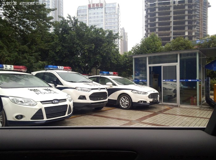 重庆的新警车重庆警察有福啊