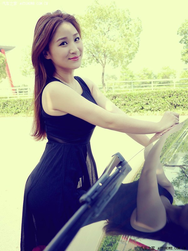 【媳妇当车模】青春可人,南艺媳妇夏日来袭!