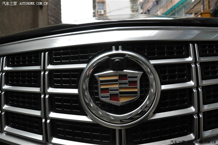 霸气的车标,盾牌就是很牢!呵呵