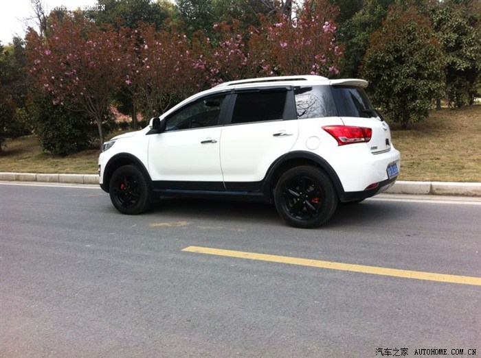 2381 | 回复: 21 长城m4论坛 谁那有把白色m4轮毂改成红色的图片发个!