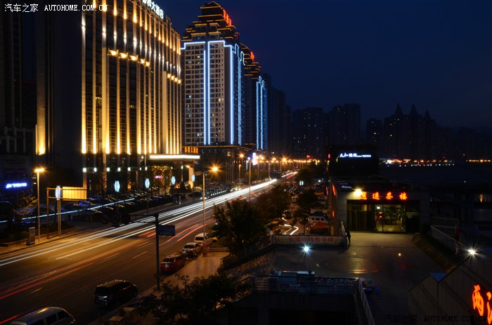 学照的涪陵滨江路夜景