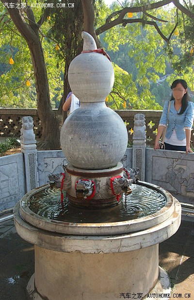 在药王洞内刻全国各药王庙石谱凡石谱刻有名字药王庙每年月日之前都要