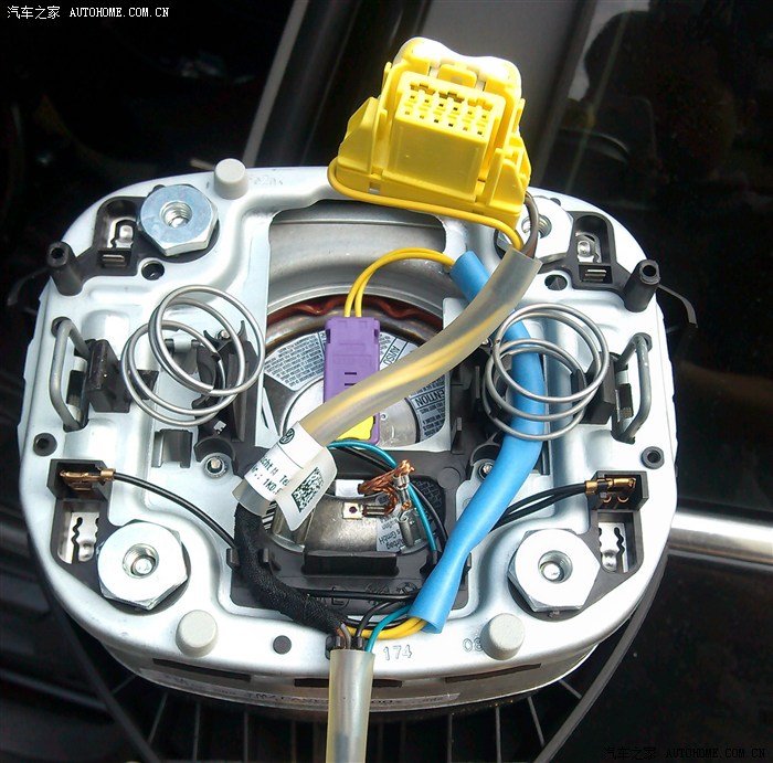 09年速腾1.8tsi冠军版更换游丝作业(有图)