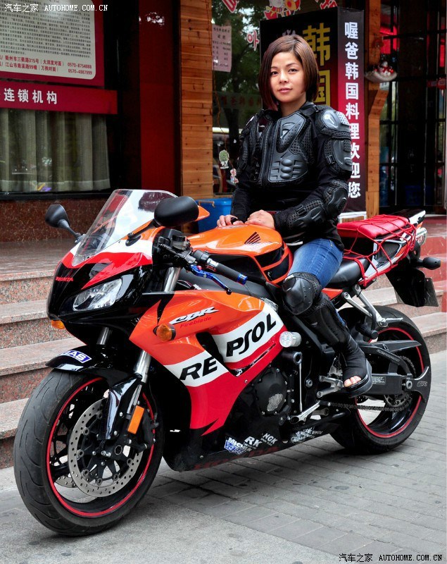 视频图片浙江黄龙600群聚会炸街美女骑手小魔女登场