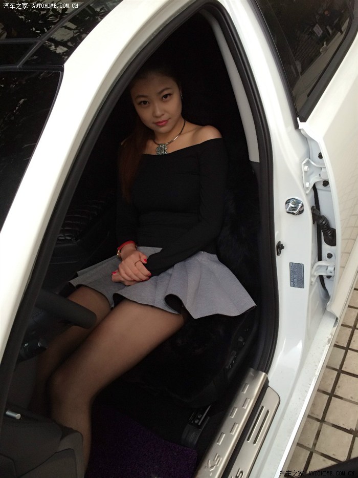 兑现承诺车模当媳妇黑丝香肩性感