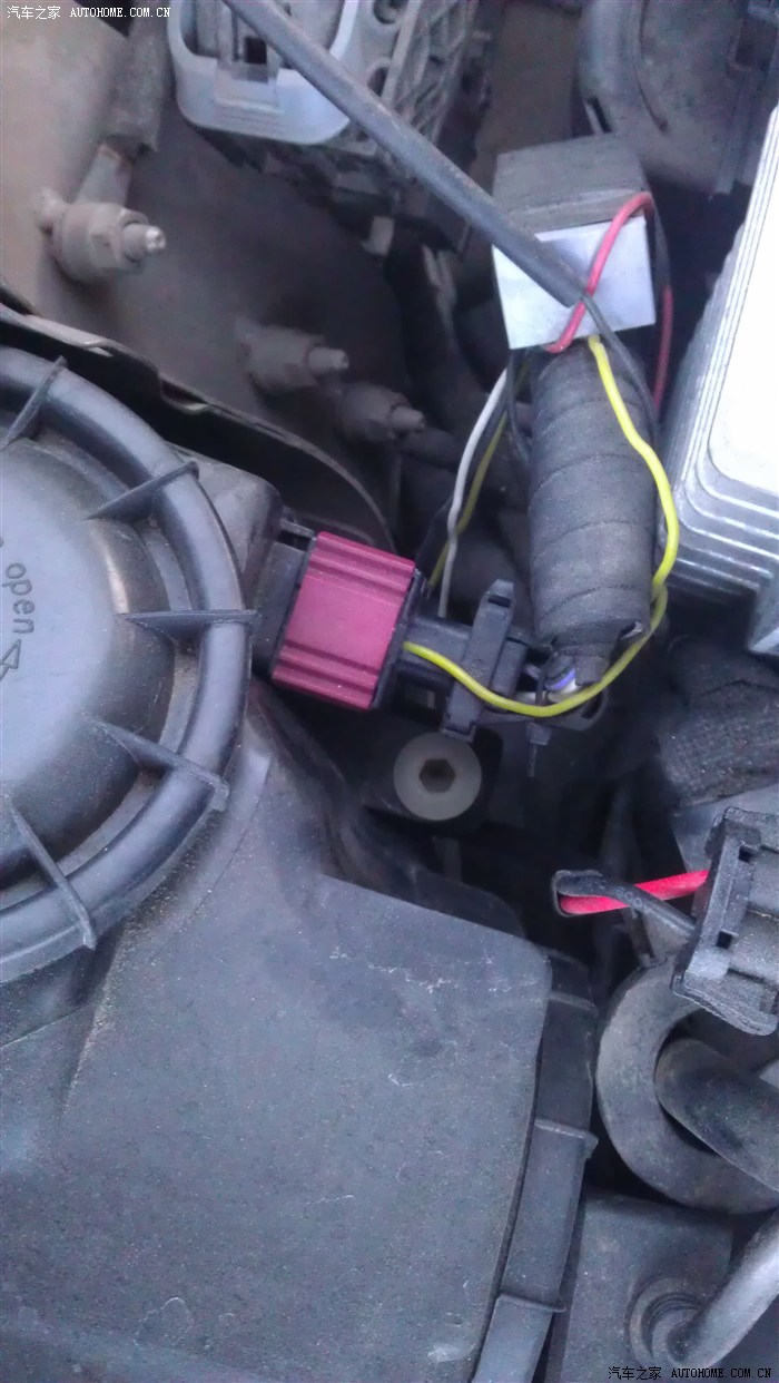 如何拔下线束插头(明锐,大灯插头)