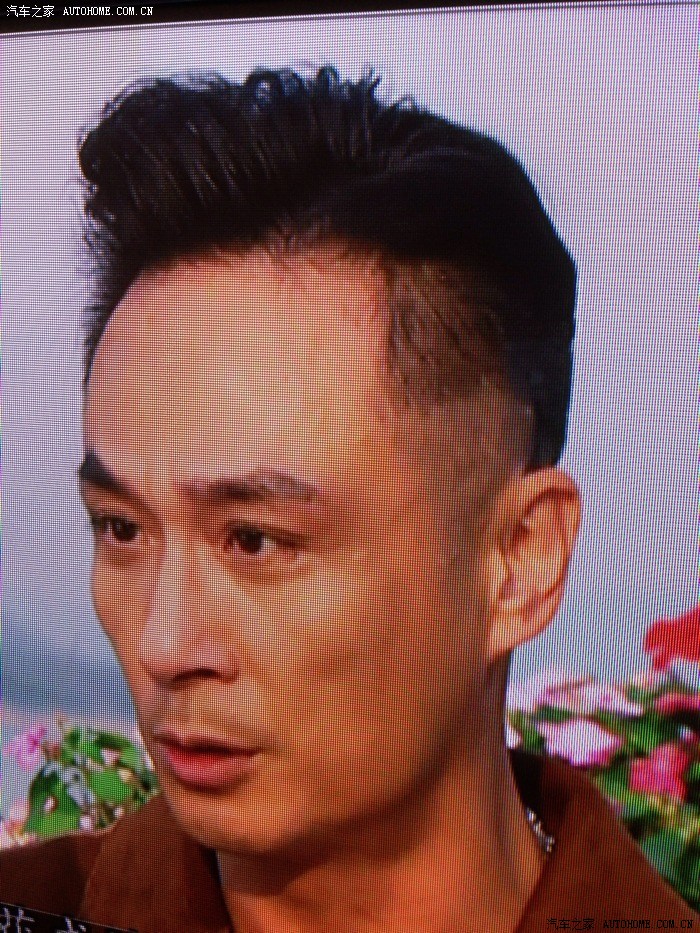 大哥,你太搞笑了吧,我是按冲上云霄里面吴震宇的发型弄的