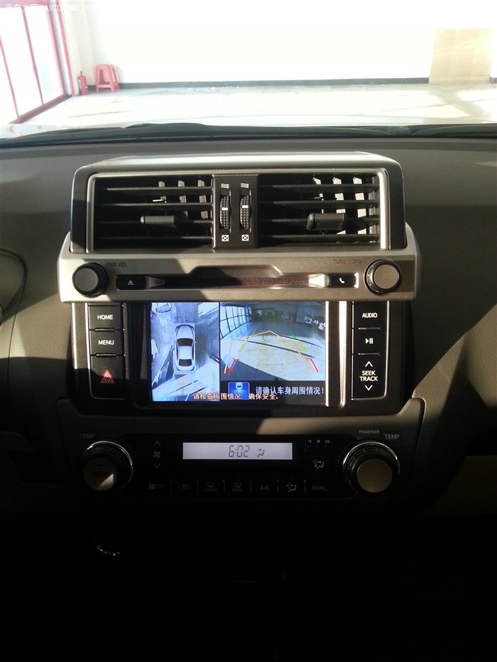 14款普拉多霸道原车屏安装导航360度全景泊车记录仪