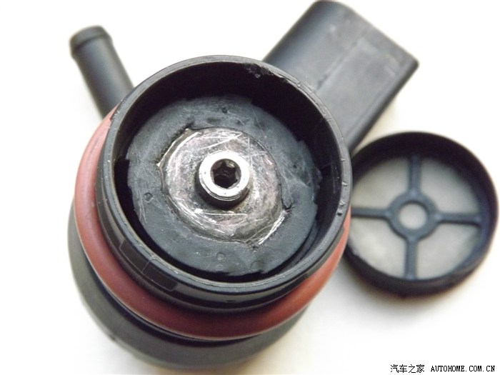 老宝来18碳罐电磁阀自己动手拆解清扫图片