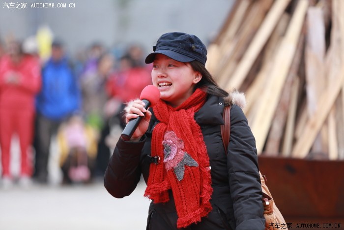 中国好声音王琪玮现场演唱《小情歌》.
