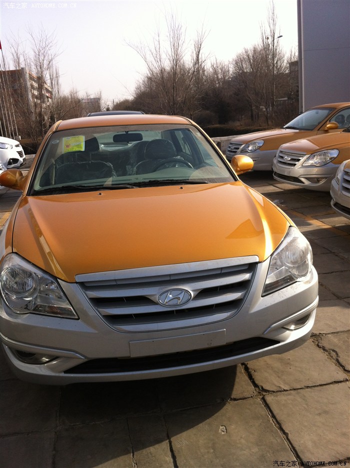 名驭双燃料出租车提车