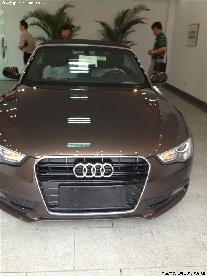 a5敞篷柚木棕咖啡色提车作业