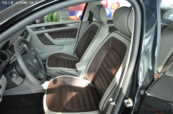 新宝来改装案例展示!深棕配米白!【南京至尊真皮座椅】