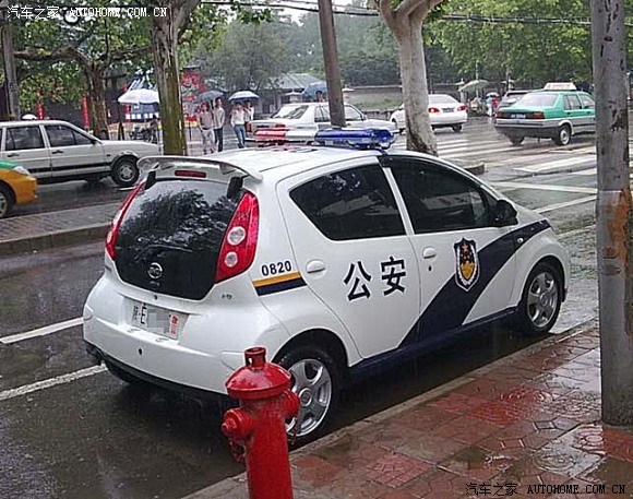 全国各地的比亚迪警车更新中