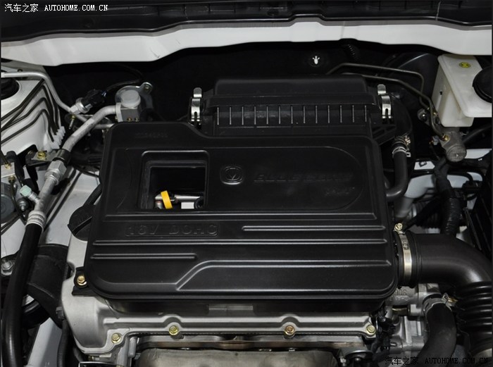 从以上几张展车图片可以看出2014款cx20所采用的发动机为长安锌款
