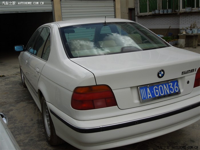 今天给大家介绍款街面上很少见到的经典老宝马528i