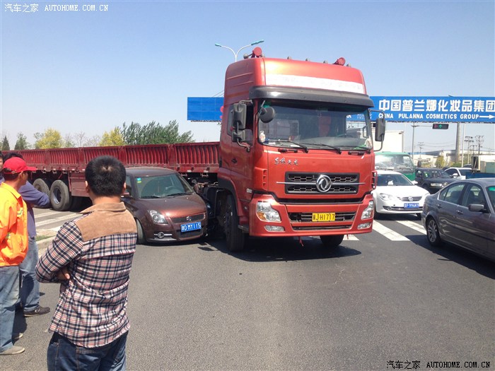 轮迹差内轮差引发的车祸