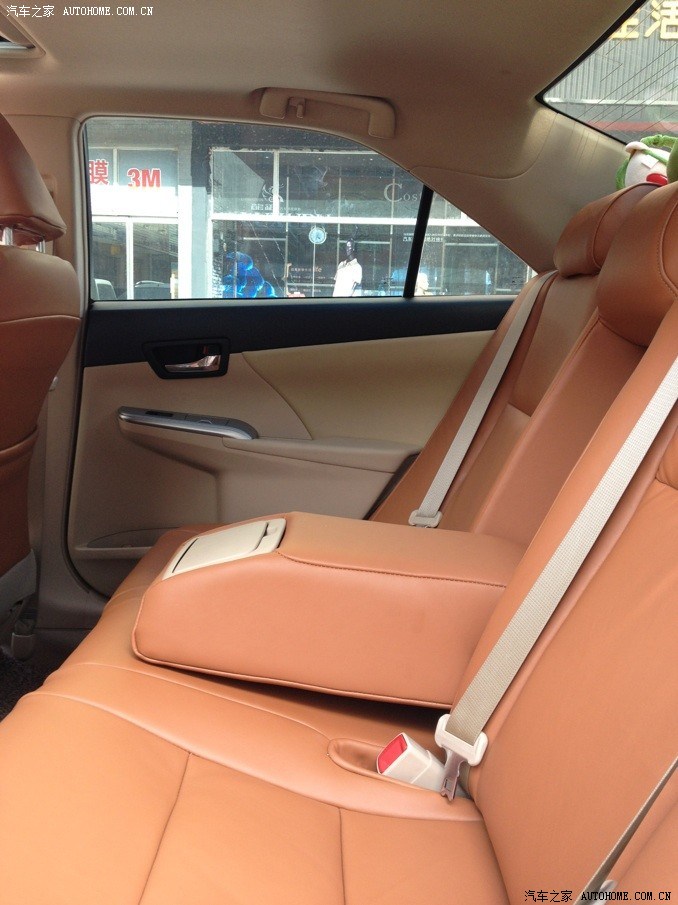 7代凯美瑞改装真皮座椅加门板