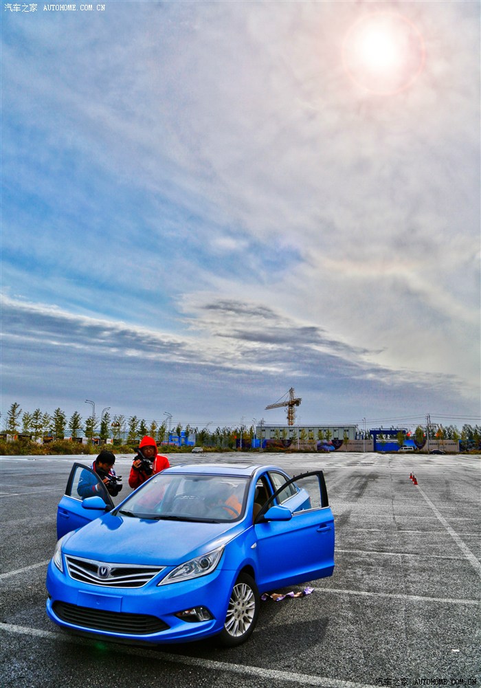 逸动飙车图来哉,眼球爽到爆~快来围观撒!