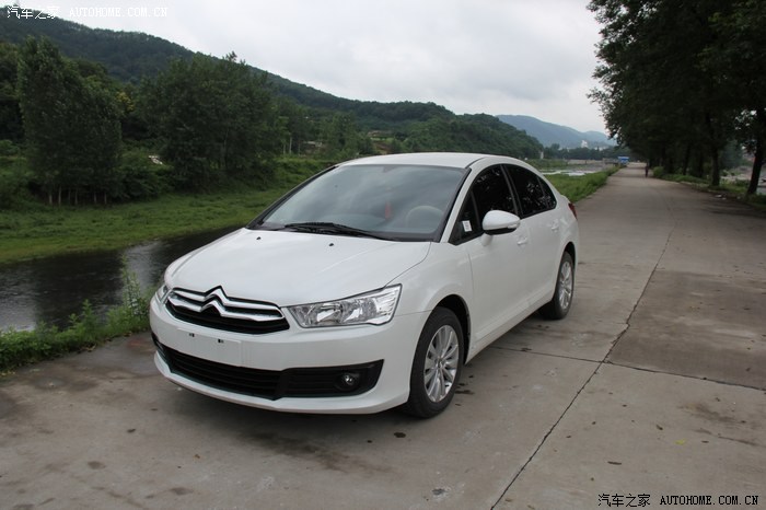 安全实用全新世嘉三厢16mt珍珠白提车作业